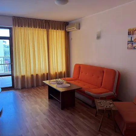 Dream Bay Apartments מלון דירות 4*