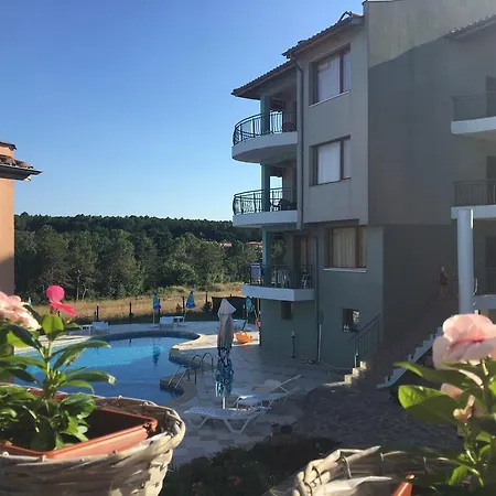 Dream Bay Apartments צרבו